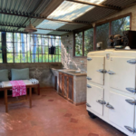 CASA DE CAMPO  <br><h5 style="color:#983295;">Precio $230.000</h5>